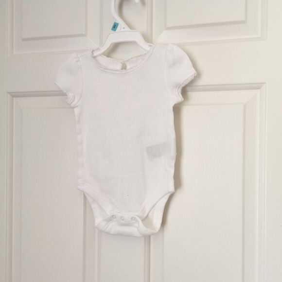 3/$15 Gap ribbed onesie size 3-6 m - Picture 1 of 5